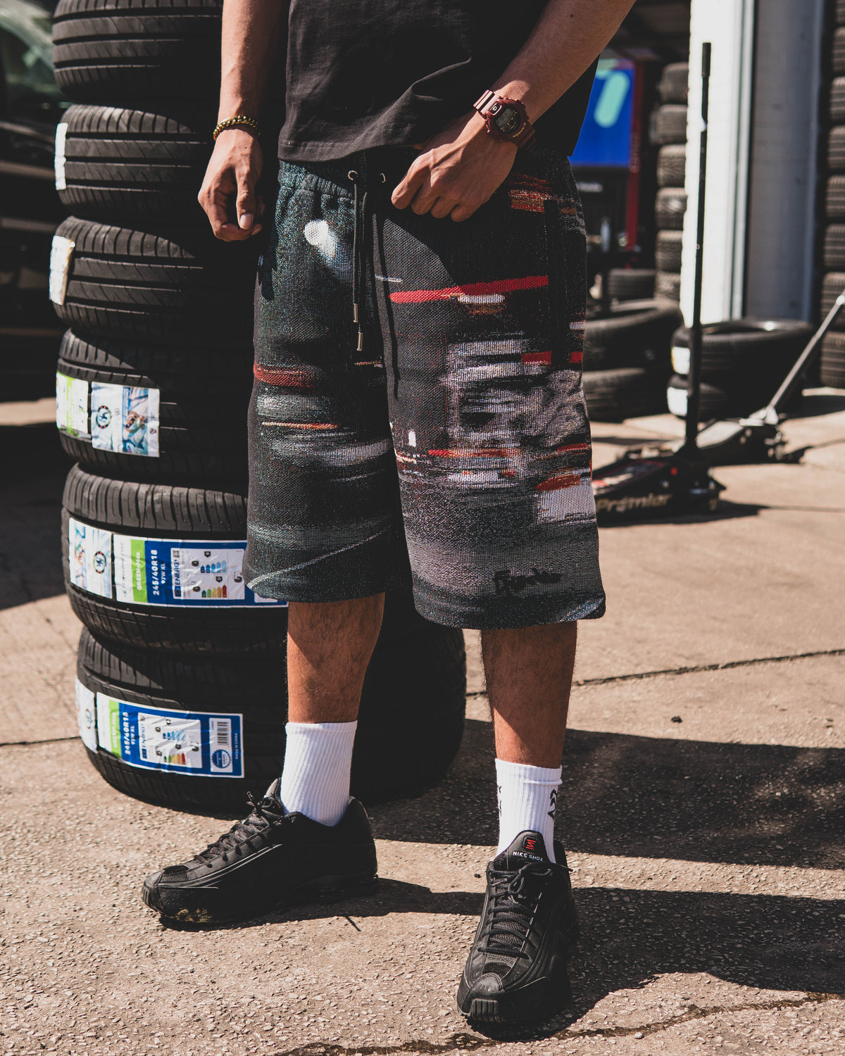 BRAKE-LIGHTS TAPESTRY BAGGY SHORTS