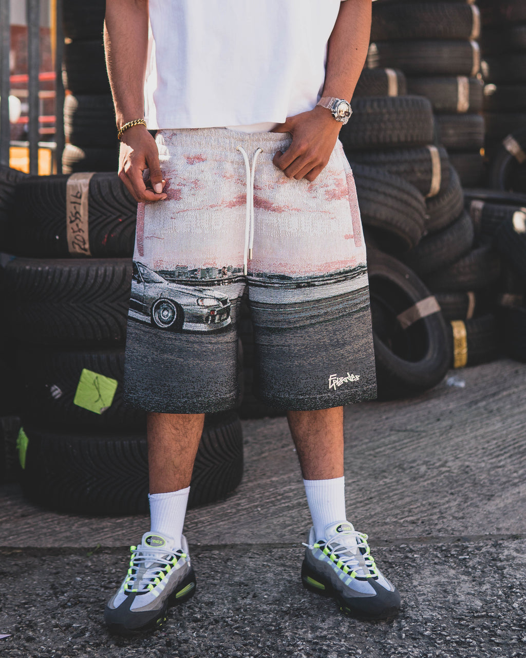SKYLINE TAPESTRY BAGGY SHORTS