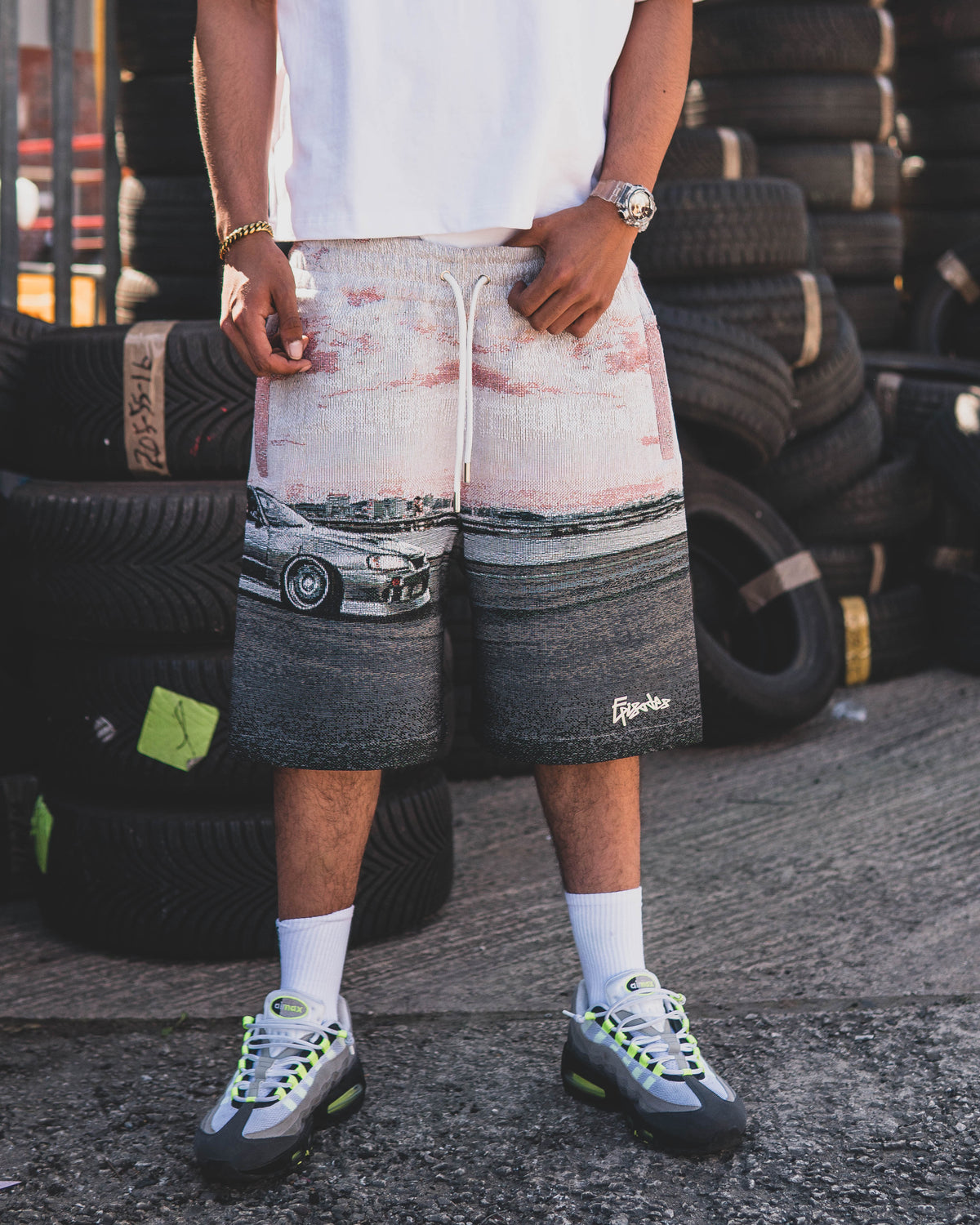 SKYLINE TAPESTRY BAGGY SHORTS