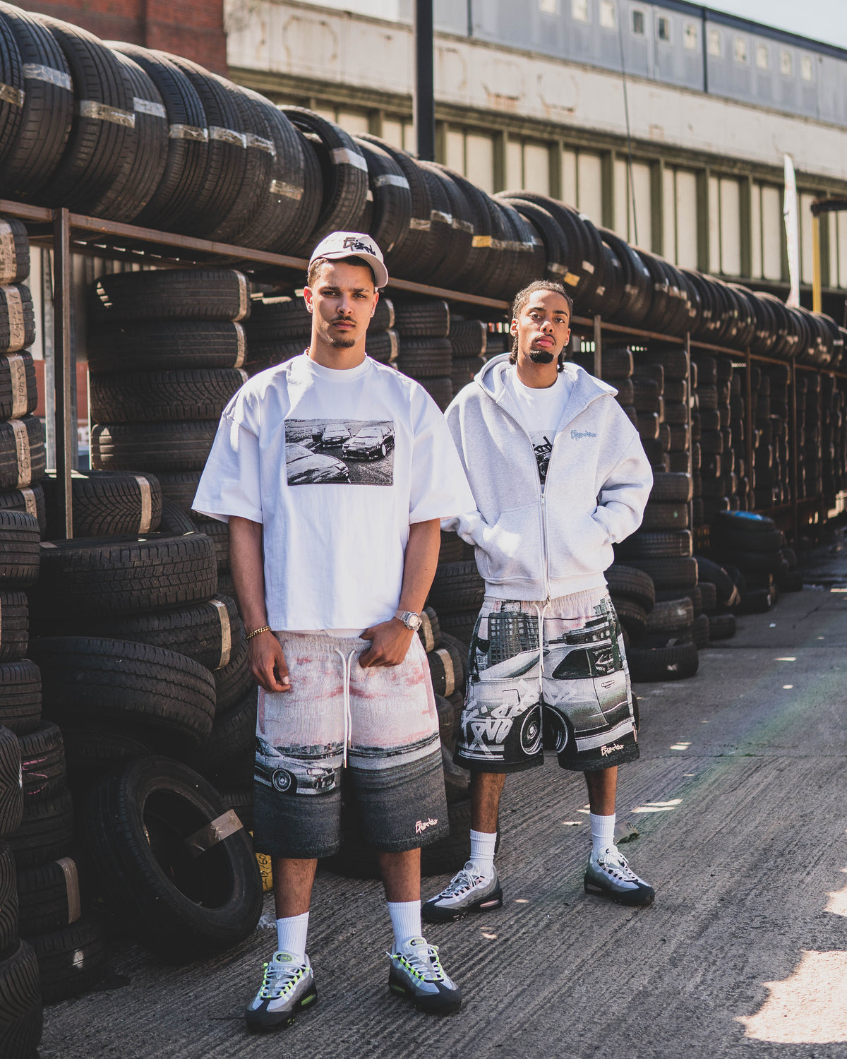 SKYLINE TAPESTRY BAGGY SHORTS