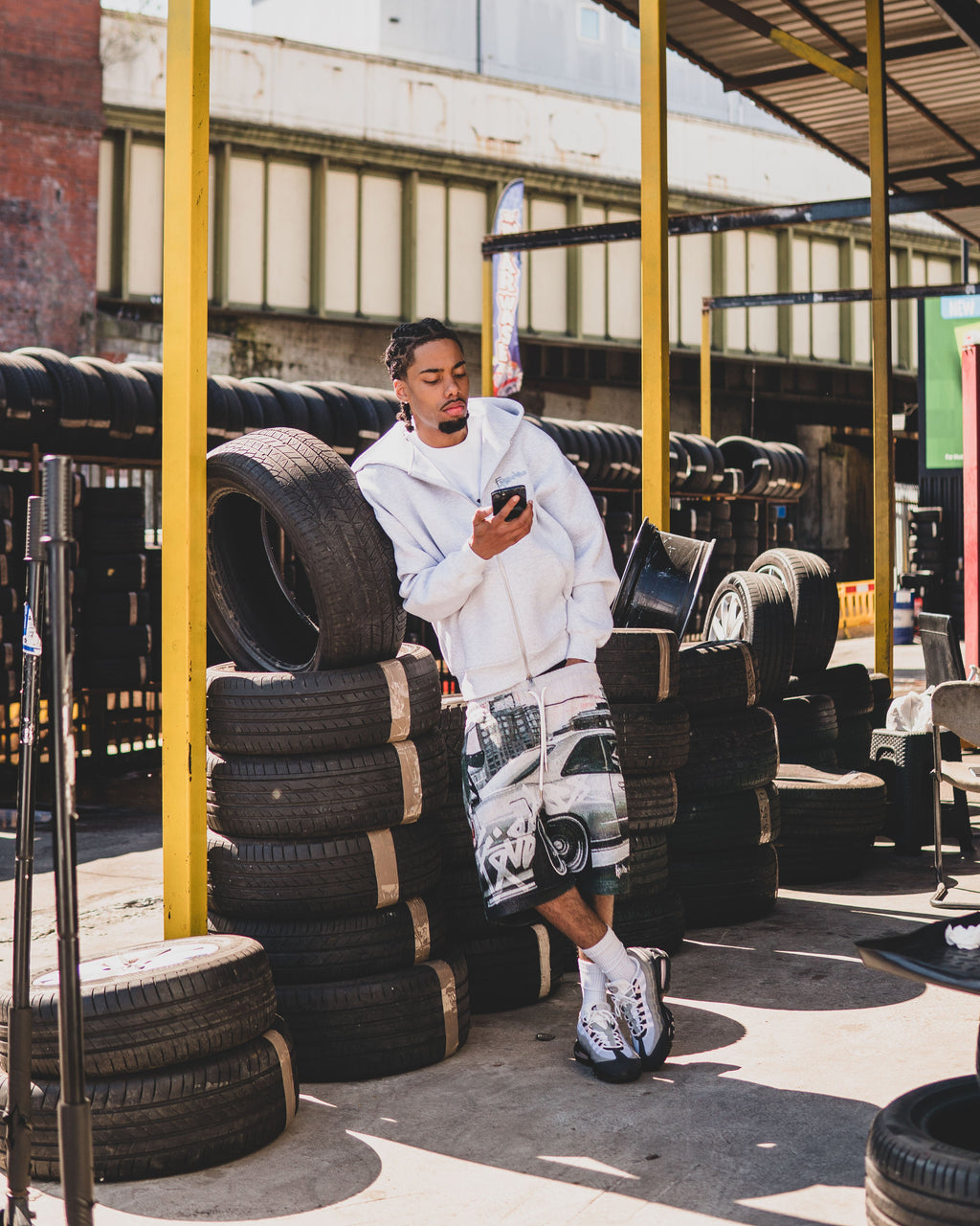 SKYLINE TAPESTRY BAGGY SHORTS