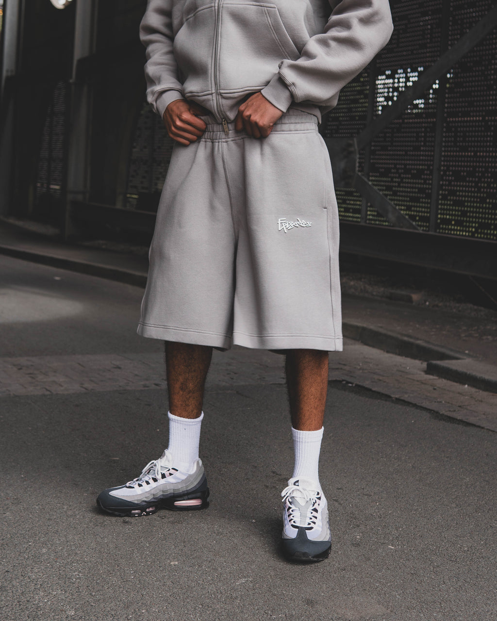 TAG BAGGY SHORTS [630GSM]