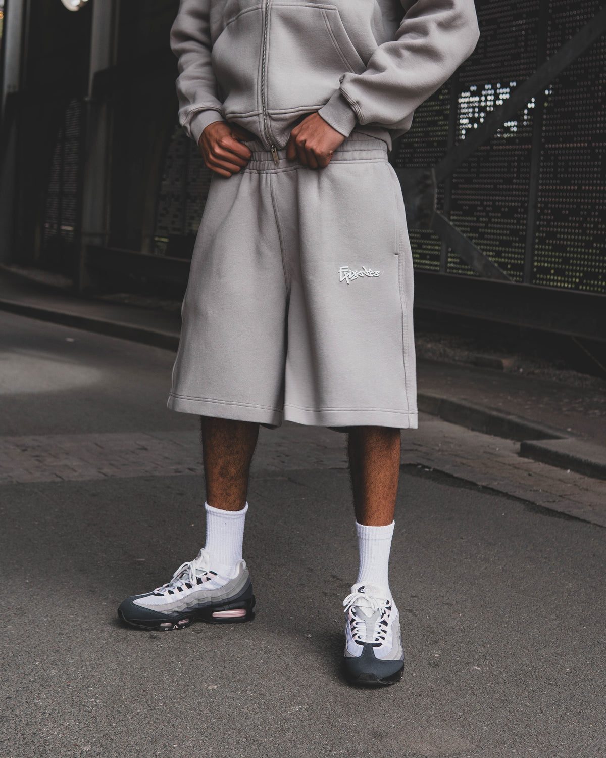 TAG BAGGY SHORTS [630GSM]
