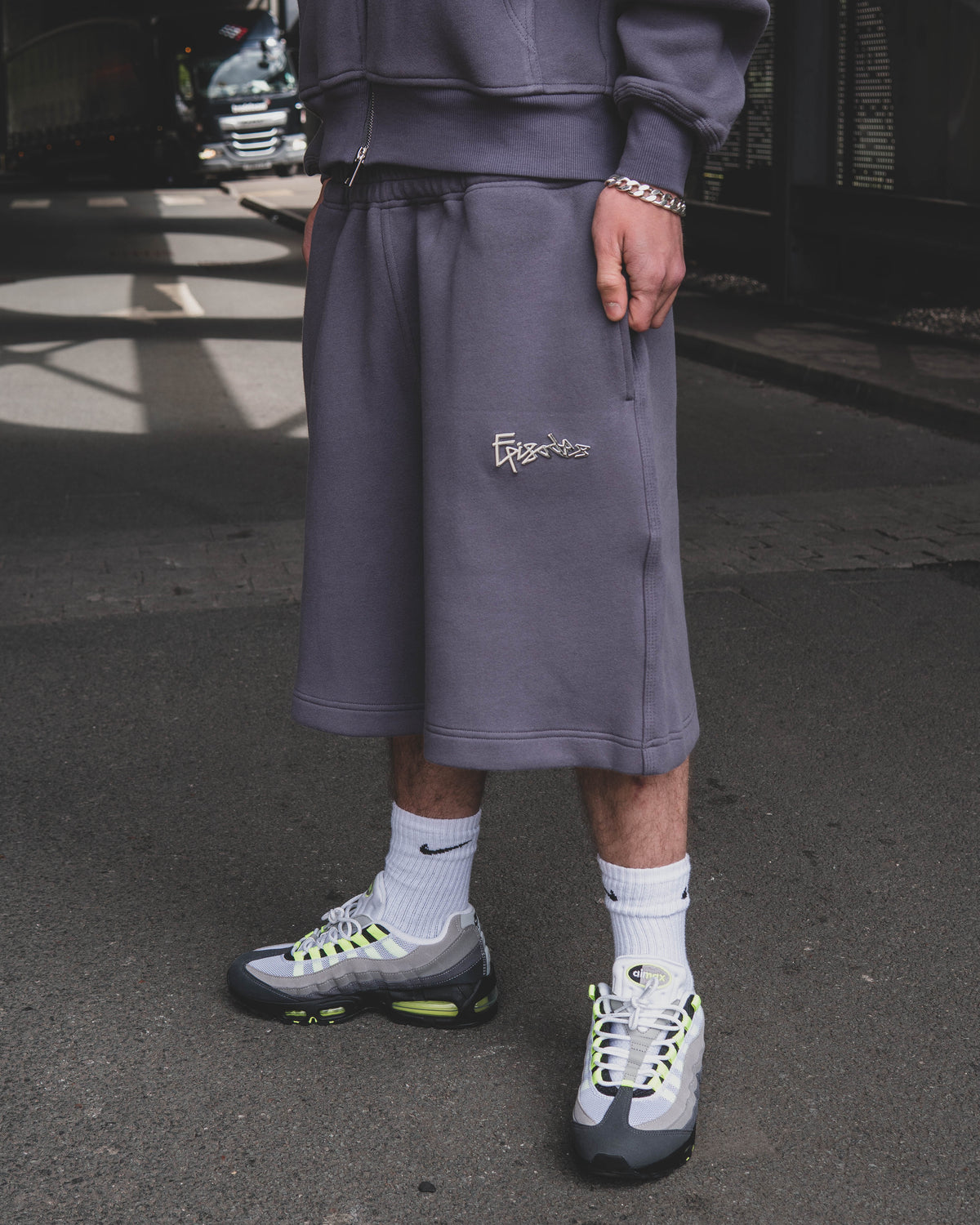 TAG BAGGY SHORTS [630GSM]