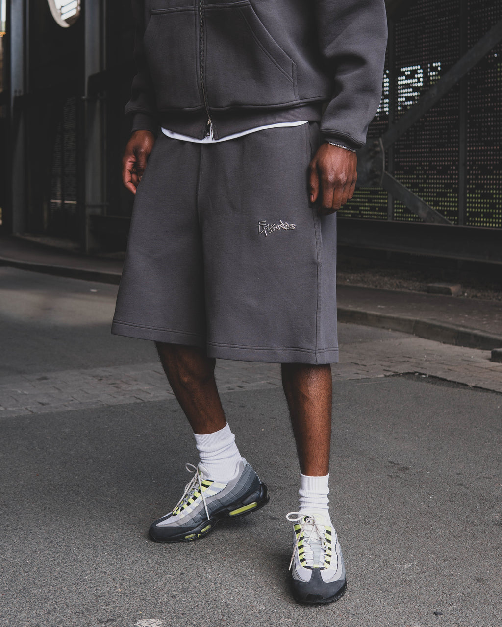 TAG BAGGY SHORTS [630GSM]