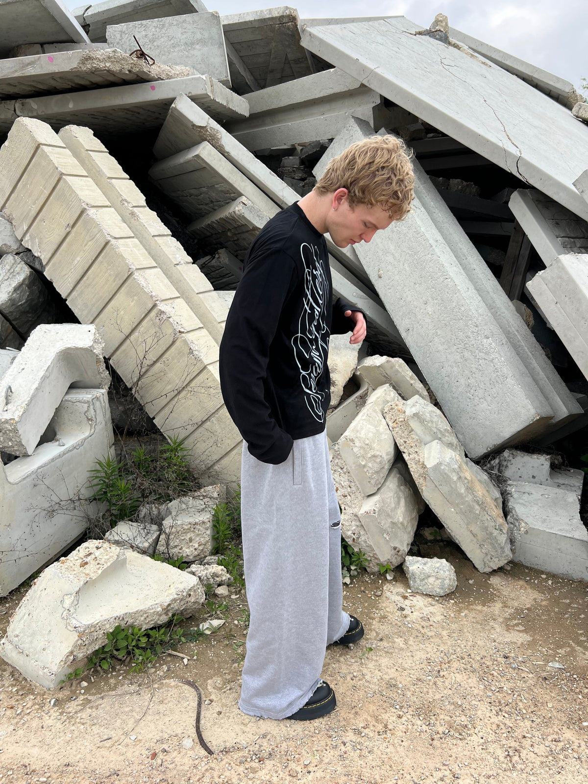 "signature II" long sleeve black